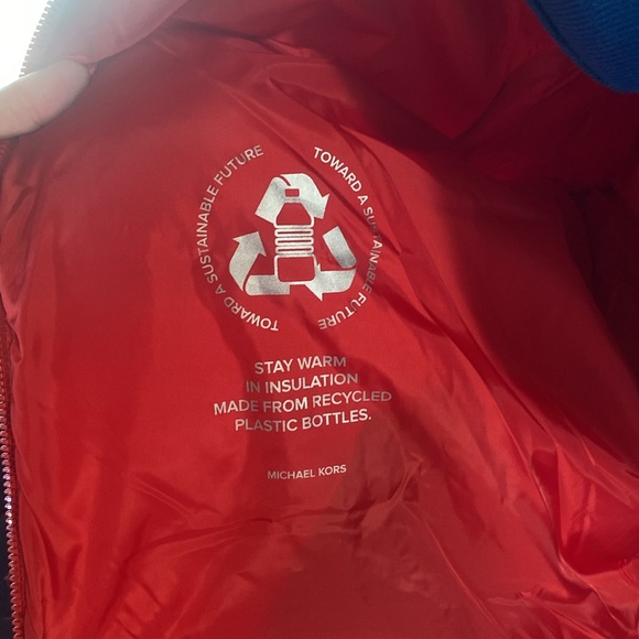 Michael Kors sustainable insulated red puffer jacket - Picture 10 of 11